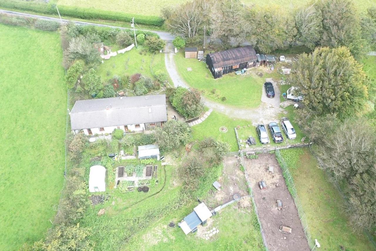 Inviting 2-Bed Cottage In Newcastle Emlyn Exterior photo